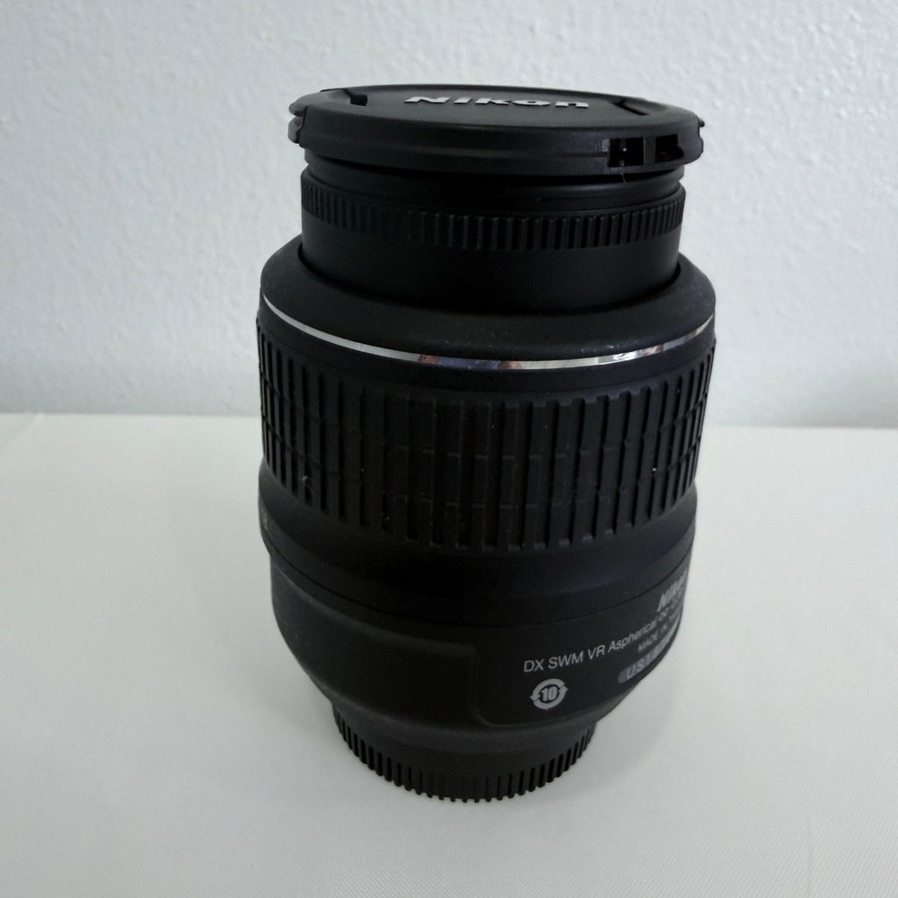 Nikon AF-S DX Nikkor 18-55mm f/3.5-5.6G VR Lens Black Zoom Lens
